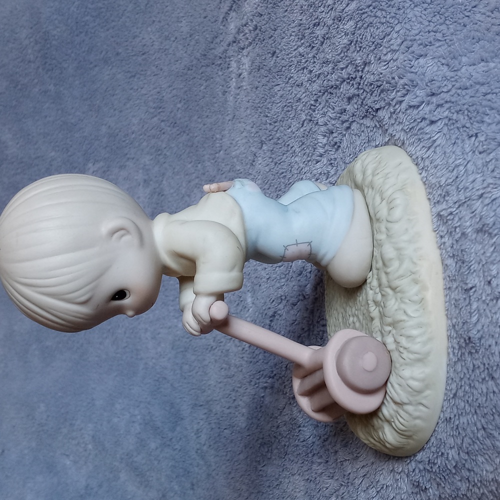 PRECIOUS MOMENTS - Picture 3 of 5